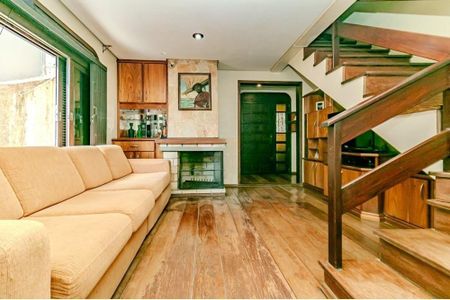 Sala de casa para alugar com 3 quartos, 220m² em Passo d’Areia, Porto Alegre