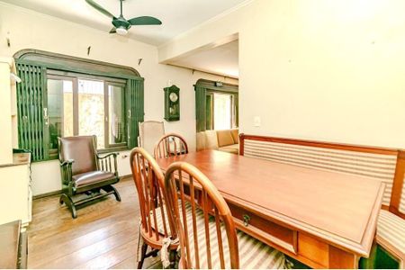 Sala de casa para alugar com 3 quartos, 220m² em Passo d’Areia, Porto Alegre