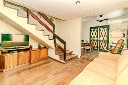 Sala de casa para alugar com 3 quartos, 220m² em Passo d’Areia, Porto Alegre