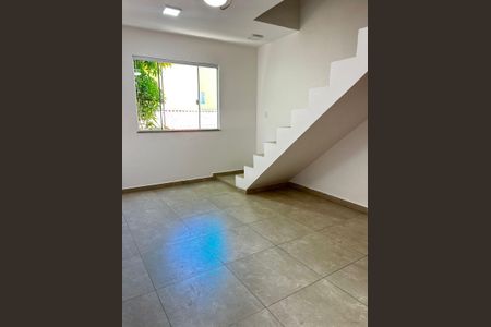 Apartamento para alugar com 80m², 2 quartos e sem vaga