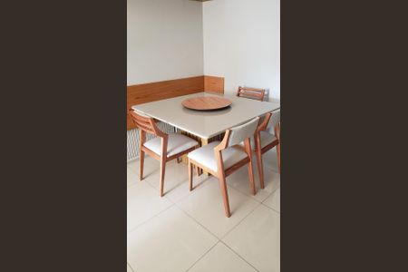 Apartamento para alugar com 90m², 3 quartos e 1 vaga Apartamento para alugar com 90m², 3 quartos e 1 vagaSala