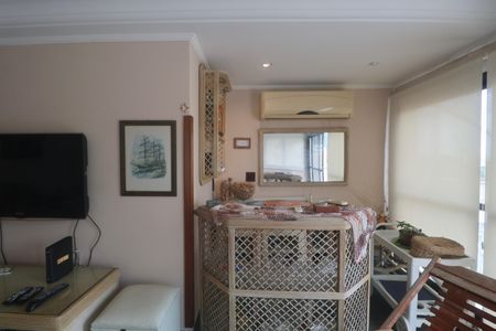 Apartamento para alugar com 220m², 3 quartos e 2 vagas