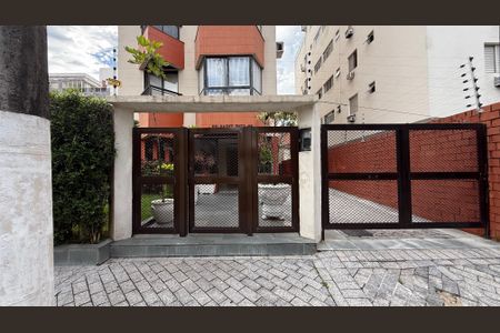 Apartamento para alugar com 220m², 3 quartos e 2 vagasFachada