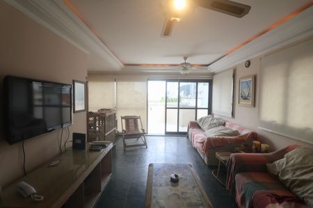 Apartamento para alugar com 220m², 3 quartos e 2 vagas