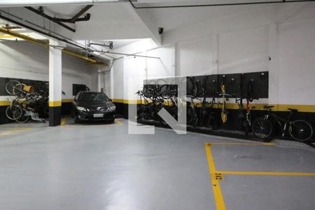 Apartamento à venda com 270m², 3 quartos e 3 vagas Apartamento à venda com 270m², 3 quartos e 3 vagasÁrea comum - Bicicletário