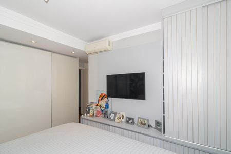 Apartamento à venda com 270m², 3 quartos e 3 vagas Apartamento à venda com 270m², 3 quartos e 3 vagasQuarto Suíte 1