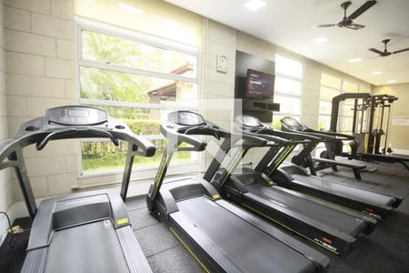 Apartamento à venda com 270m², 3 quartos e 3 vagas Apartamento à venda com 270m², 3 quartos e 3 vagasÁrea comum - Academia