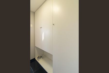 Apartamento à venda com 270m², 3 quartos e 3 vagas Apartamento à venda com 270m², 3 quartos e 3 vagasDespensa