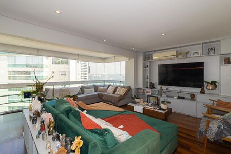 Sala de apartamento à venda com 3 quartos, 270m² em Vila Olímpia, São Paulo