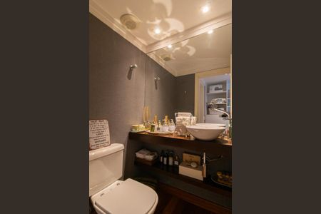 Apartamento à venda com 270m², 3 quartos e 3 vagas Apartamento à venda com 270m², 3 quartos e 3 vagasLavabo 1