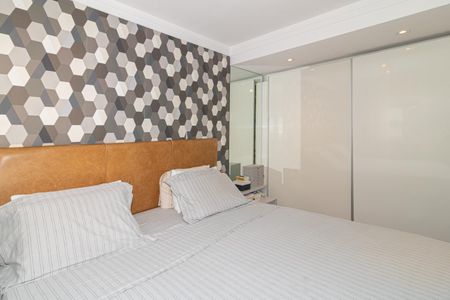 Apartamento à venda com 270m², 3 quartos e 3 vagas Apartamento à venda com 270m², 3 quartos e 3 vagasQuarto Suíte 1