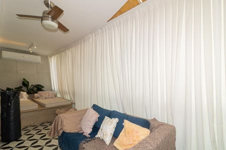Apartamento à venda com 270m², 3 quartos e 3 vagas Apartamento à venda com 270m², 3 quartos e 3 vagasSala Piso Superior