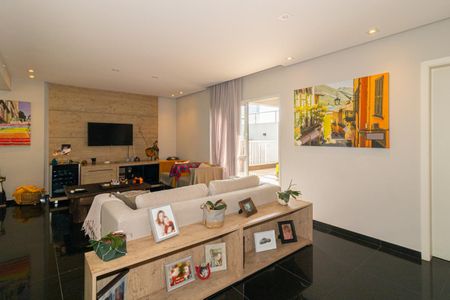 Apartamento à venda com 270m², 3 quartos e 3 vagas Apartamento à venda com 270m², 3 quartos e 3 vagasSala Piso Superior