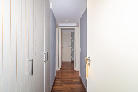 Apartamento à venda com 270m², 3 quartos e 3 vagas Apartamento à venda com 270m², 3 quartos e 3 vagasCorredor