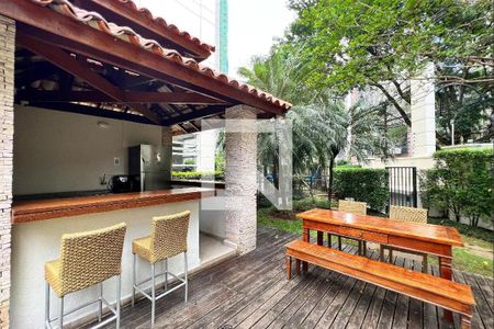Apartamento à venda com 270m², 3 quartos e 3 vagas Apartamento à venda com 270m², 3 quartos e 3 vagasÁrea comum - Churrasqueira