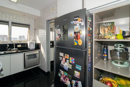 Apartamento à venda com 270m², 3 quartos e 3 vagas Apartamento à venda com 270m², 3 quartos e 3 vagasCozinha