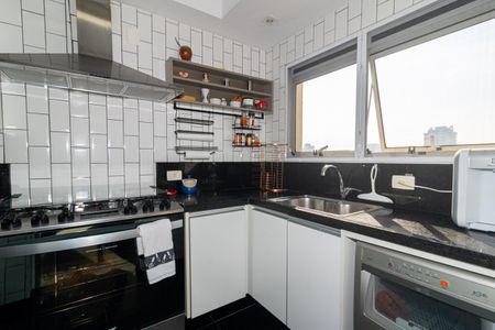 Apartamento à venda com 270m², 3 quartos e 3 vagas Apartamento à venda com 270m², 3 quartos e 3 vagasCozinha
