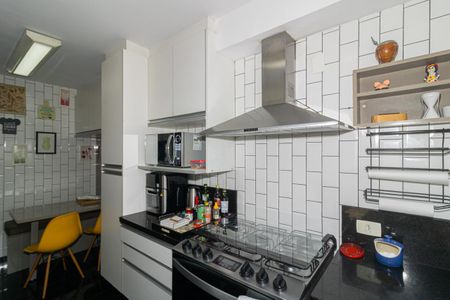 Apartamento à venda com 270m², 3 quartos e 3 vagas Apartamento à venda com 270m², 3 quartos e 3 vagasCozinha