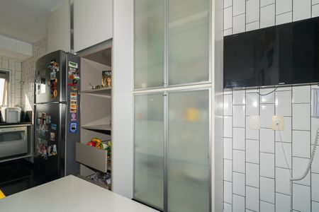 Apartamento à venda com 270m², 3 quartos e 3 vagas Apartamento à venda com 270m², 3 quartos e 3 vagasCozinha