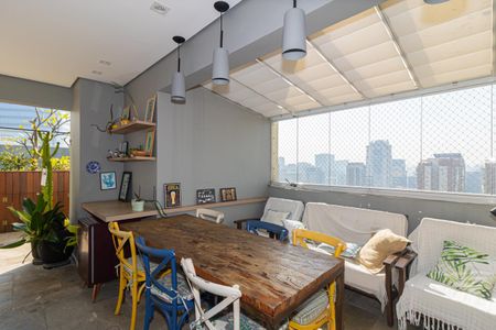 Apartamento à venda com 270m², 3 quartos e 3 vagas Apartamento à venda com 270m², 3 quartos e 3 vagasEspaço Gourmet