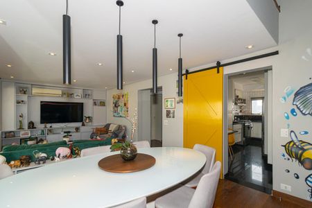 Apartamento à venda com 270m², 3 quartos e 3 vagas Apartamento à venda com 270m², 3 quartos e 3 vagasSala de Jantar
