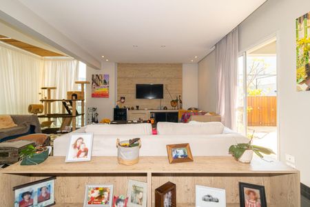 Apartamento à venda com 270m², 3 quartos e 3 vagas Apartamento à venda com 270m², 3 quartos e 3 vagasSala Piso Superior