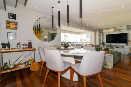 Apartamento à venda com 270m², 3 quartos e 3 vagas Apartamento à venda com 270m², 3 quartos e 3 vagasSala de Jantar