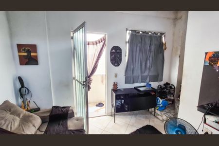 Casa à venda com 80m², 2 quartos e sem vagaSala