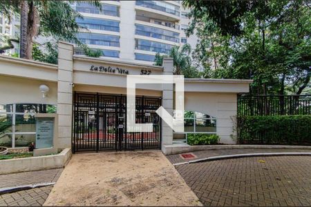 Apartamento para alugar com 133m², 3 quartos e 2 vagasFachada