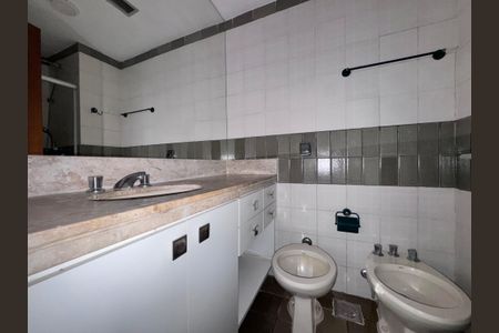 Apartamento para alugar com 120m², 3 quartos e 2 vagasSuíte - Banheiro