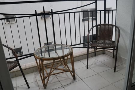 Apartamento para alugar com 56m², 2 quartos e 1 vagaVaranda