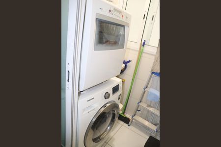 Apartamento para alugar com 56m², 2 quartos e 1 vagaÁrea de Serviço