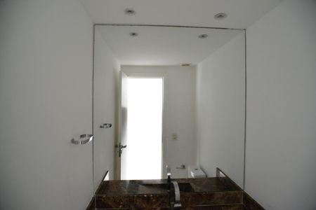 Apartamento para alugar com 160m², 4 quartos e 3 vagas Apartamento para alugar com 160m², 4 quartos e 3 vagasLavabo