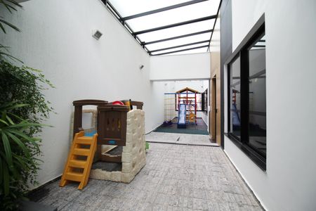 Apartamento à venda com 93m², 2 quartos e 2 vagasÁrea comum - Playground