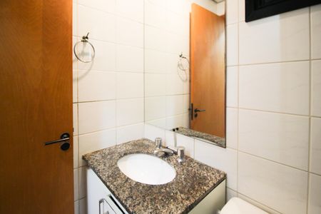 Apartamento à venda com 93m², 2 quartos e 2 vagasBanheiro da Suíte