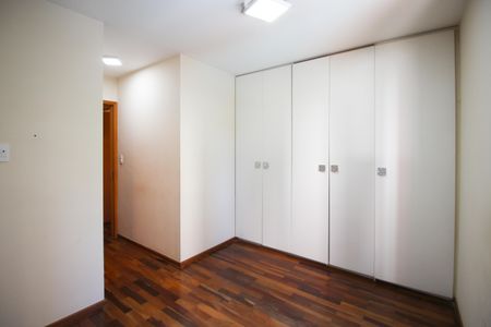 Apartamento à venda com 93m², 2 quartos e 2 vagasSuíte 