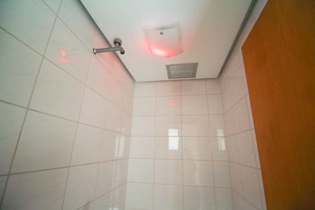 Apartamento à venda com 93m², 2 quartos e 2 vagasBanheiro de serviço