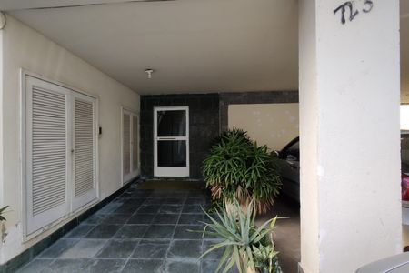 Apartamento para alugar com 77m², 3 quartos e 1 vaga Apartamento para alugar com 77m², 3 quartos e 1 vagaEntrada