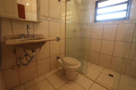 Casa à venda com 245m², 4 quartos e 2 vagasBanheiro da Suíte