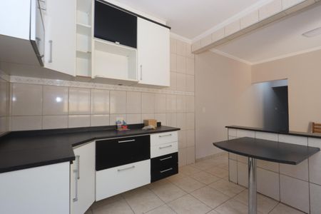 Casa à venda com 245m², 4 quartos e 2 vagasCozinha