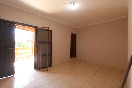 Casa à venda com 245m², 4 quartos e 2 vagasSuíte