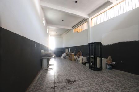 Casa à venda com 245m², 4 quartos e 2 vagasSalão