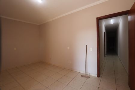 Casa à venda com 245m², 4 quartos e 2 vagasSuíte