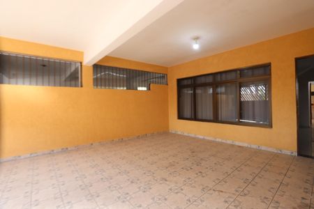 Casa à venda com 245m², 4 quartos e 2 vagasGaragem