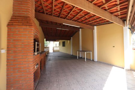 Casa à venda com 245m², 4 quartos e 2 vagasTerraço