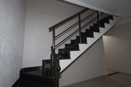 Casa à venda com 245m², 4 quartos e 2 vagasEscada