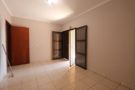 Casa à venda com 245m², 4 quartos e 2 vagasSuíte