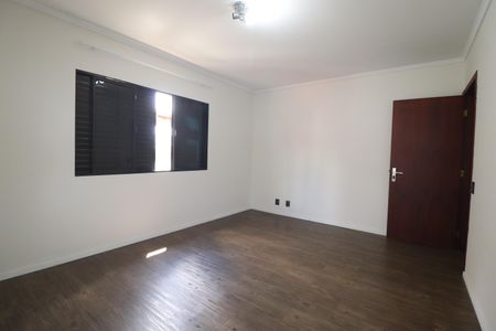 Casa para alugar com 255m², 3 quartos e 3 vagasQuarto 3