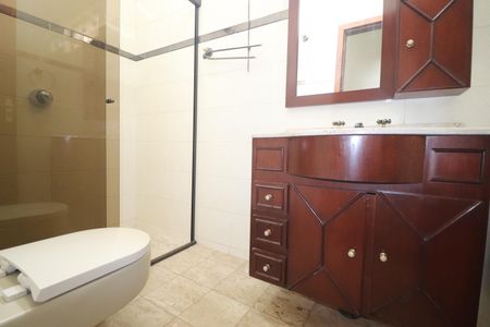 Casa para alugar com 255m², 3 quartos e 3 vagasBanheiro 2