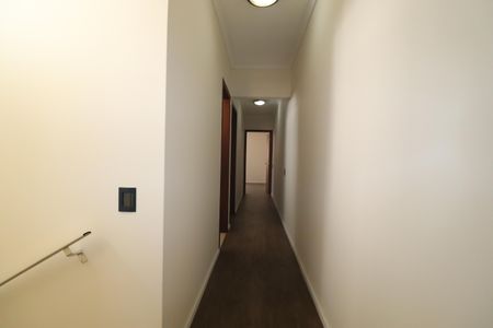 Casa para alugar com 255m², 3 quartos e 3 vagasCorredor Quartos